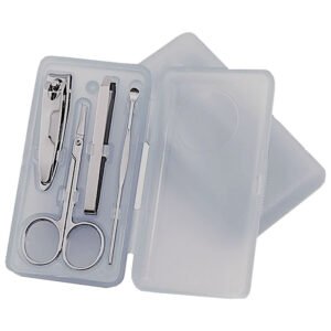 PLASTIC MANICURE SET